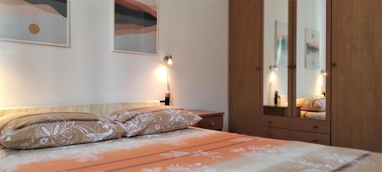 Apartments Ljilja Sea View Slatine Extérieur photo