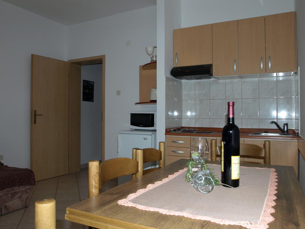 Apartments Ljilja Sea View Slatine Extérieur photo