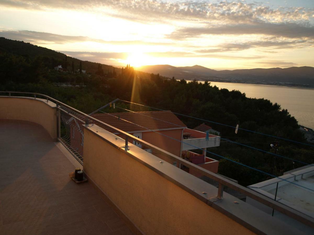 Apartments Ljilja Sea View Slatine Extérieur photo